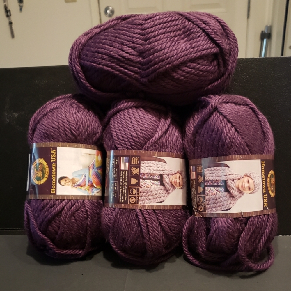 Lion Brand Yarns Hometown USA  Lot 4 sceins super bulky acrylic Portland wine